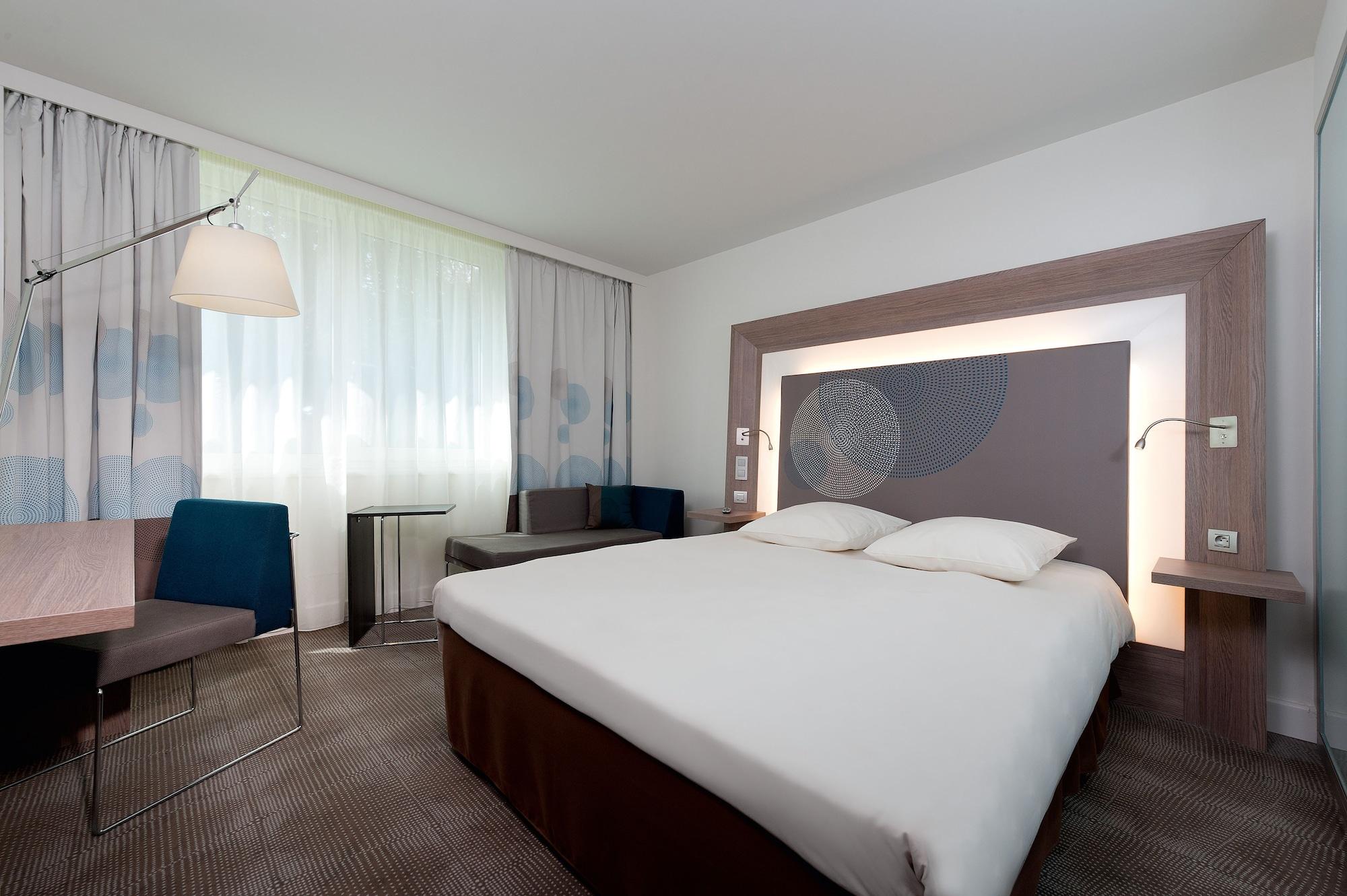 Novotel Fontainebleau Ury Exterior foto