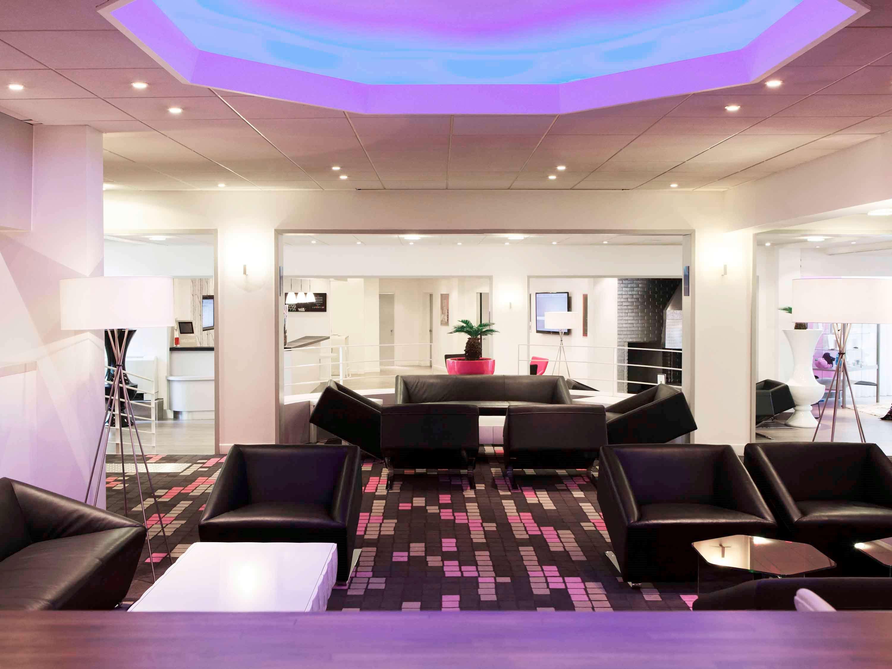 Novotel Fontainebleau Ury Exterior foto
