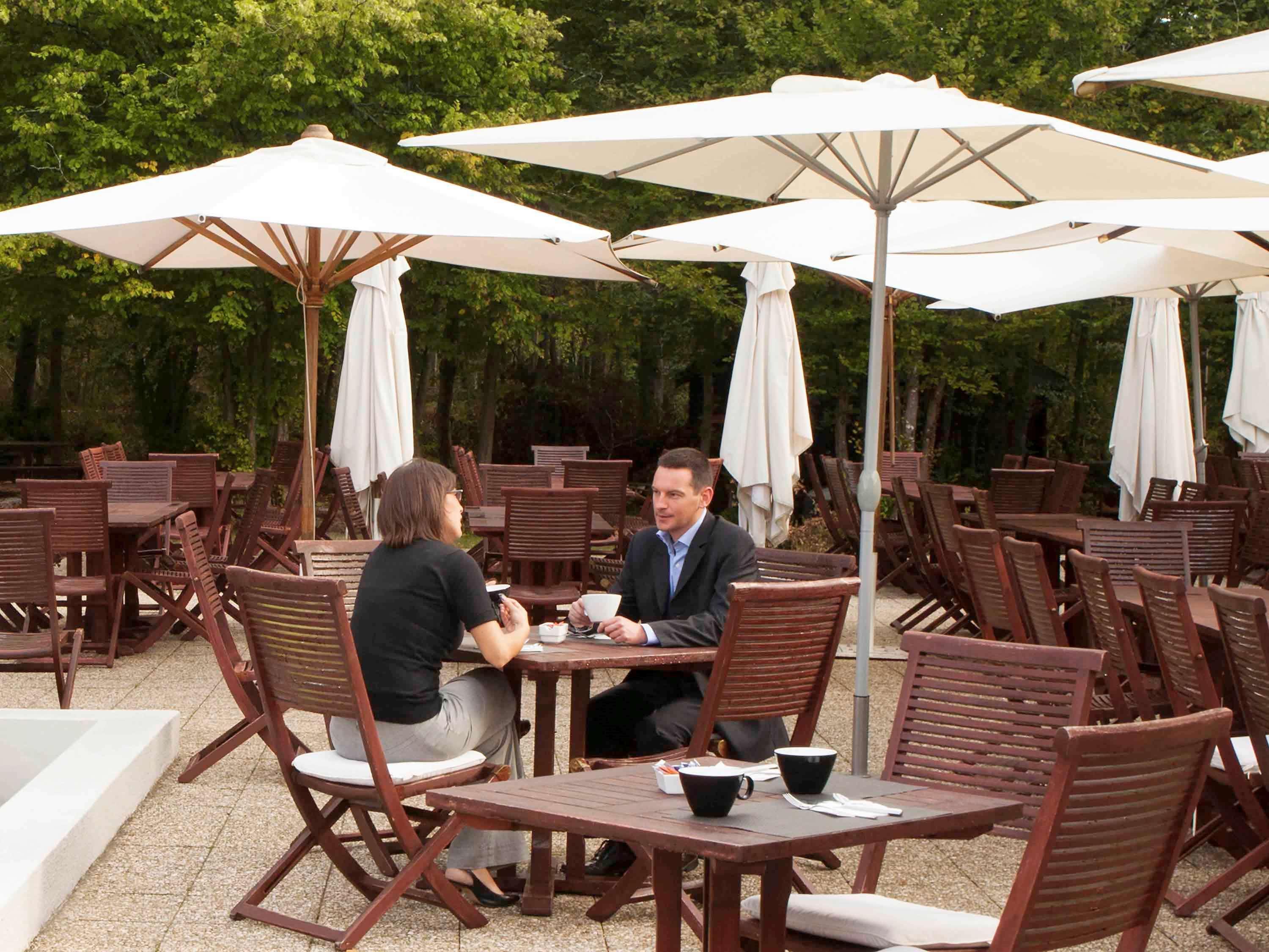 Novotel Fontainebleau Ury Exterior foto
