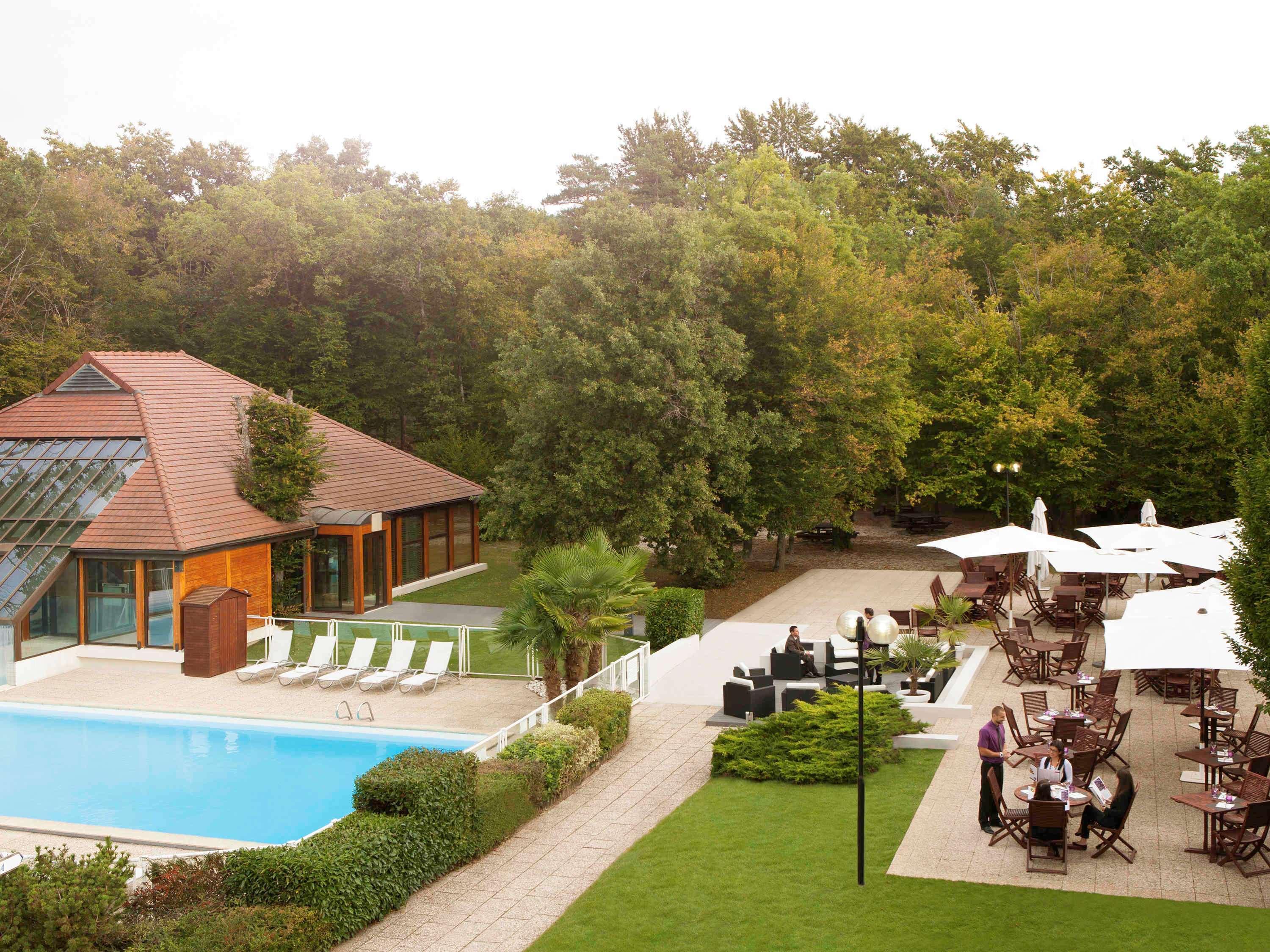 Novotel Fontainebleau Ury Exterior foto