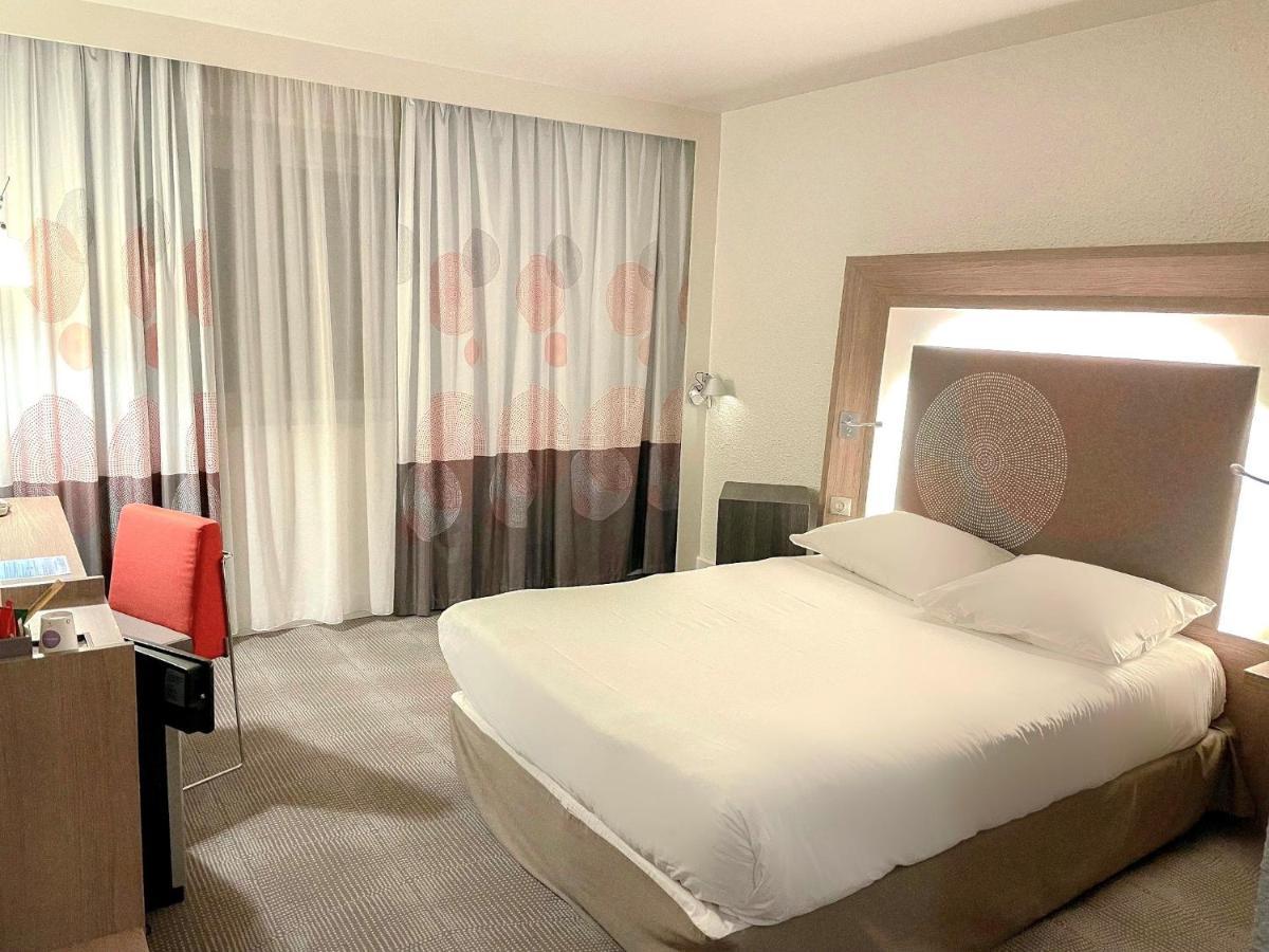 Novotel Fontainebleau Ury Cameră foto